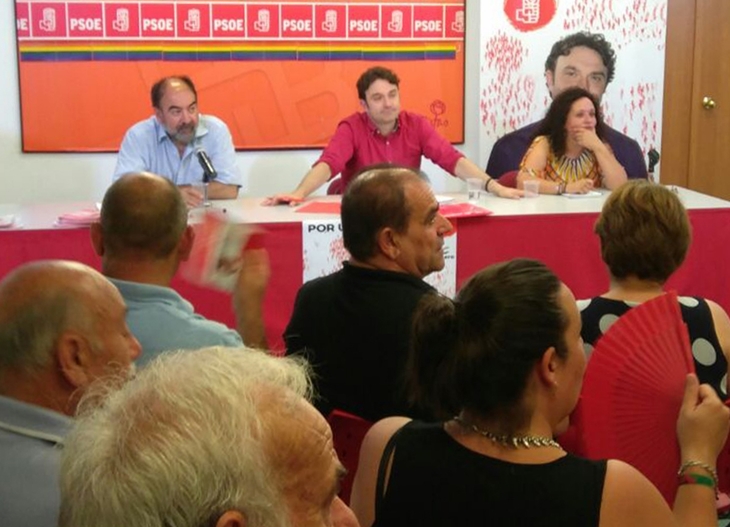 Enrique centra su discurso de Badajoz en el envejecimiento extremeño Enrique centra su discurso de Badajoz en el envejecimiento extremeño
