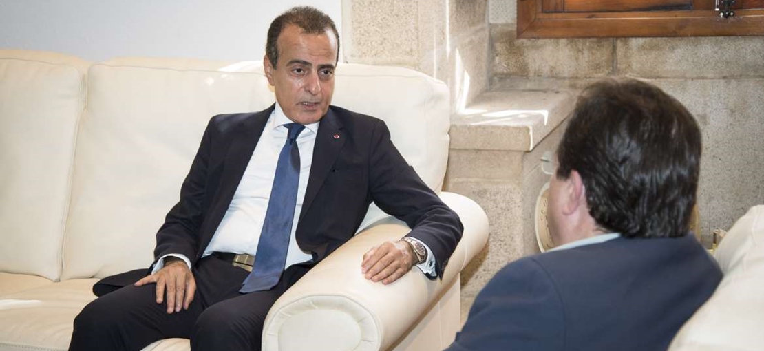 Vara recibe al embajador de Qatar para estrechar lazos comerciales Vara recibe al embajador de Qatar para estrechar lazos comerciales