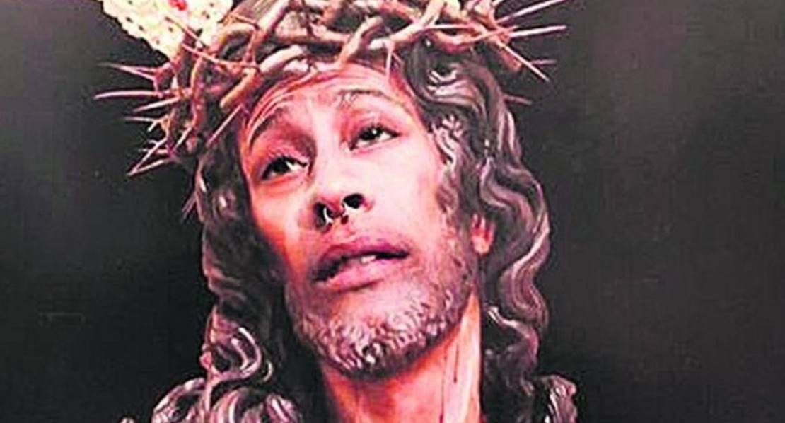 El joven que puso su cara en un Cristo paga la multa con una colecta pública El joven que puso su cara en un Cristo paga la multa con una colecta pública
