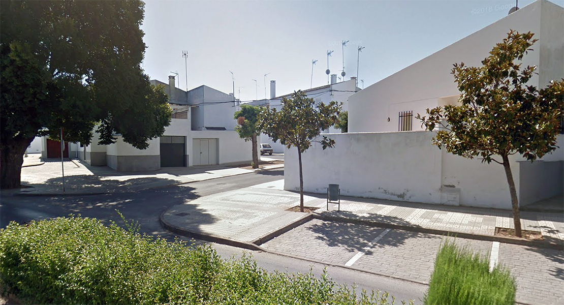 Un hombre resulta herido tras una caída de moto en los Santos de Maimona Un hombre resulta herido tras una caída de moto en los Santos de Maimona