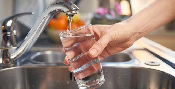 Villafranca de los Barros distribuirá agua embotellada ante la crisis del suministro