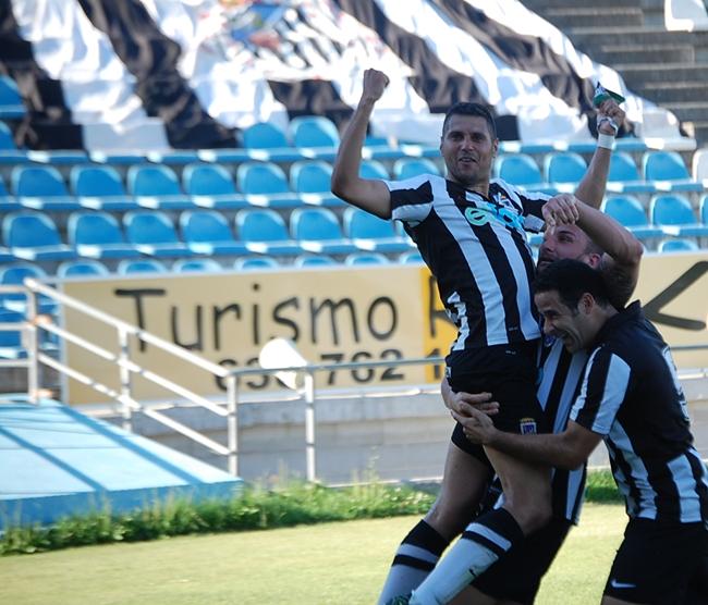 El goleador Copito renueva con el Club Deportivo Badajoz