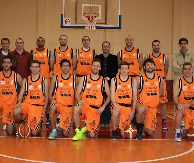 La asociación de Baloncesto Pacense visita al líder del grupo D 
