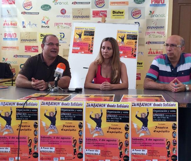 Exhibición de zumba a favor de Aprosuba en Don Benito