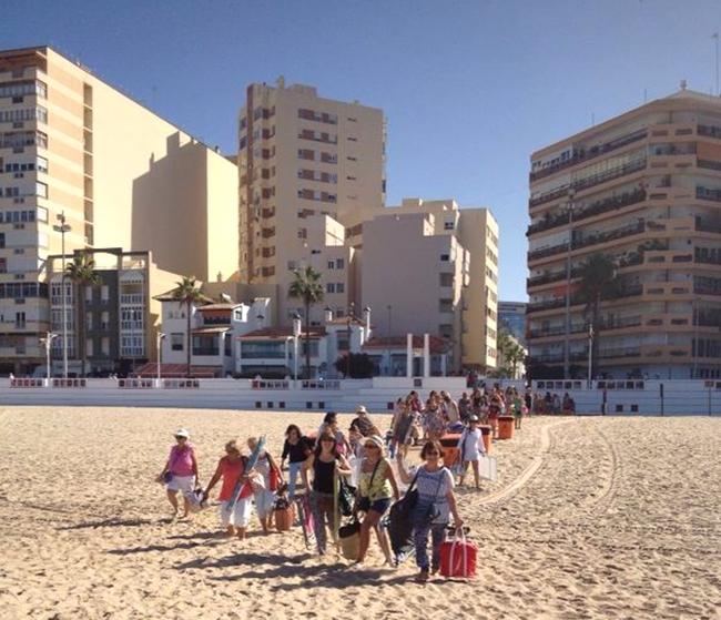 Mujeres de Almendralejo celebran una convivencia en Cádiz