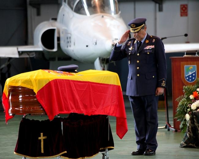 La Base Aérea de Talavera despide al comandante fallecido ayer