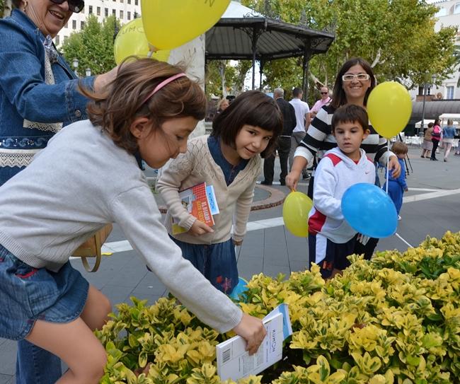 Niños de Badajoz se suman al movimiento mundial Bookcrossing