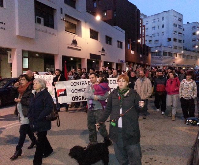 Unos 1000 ciudadanos salen a las calles de Badajoz contra los recortes