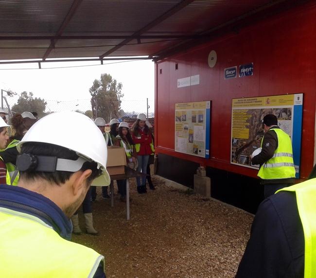 Alumnos de la UEx visitan las obras de la EDAR de Badajoz