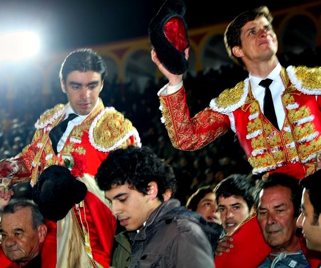 Puerta grande para El Juli y Perera en la primera de feria en Olivenza