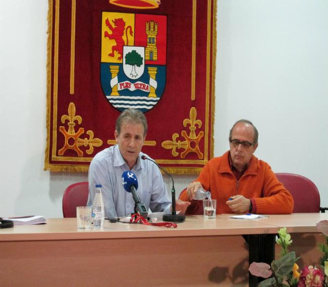 Escobar reitera el compromiso de IU con la "Casa Roja" de Llerena