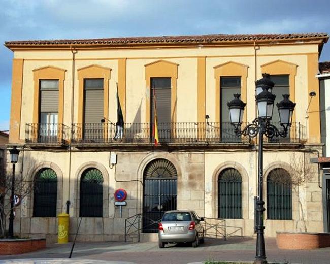 IU de Madroñera denuncia que el alcalde siga ejerciendo