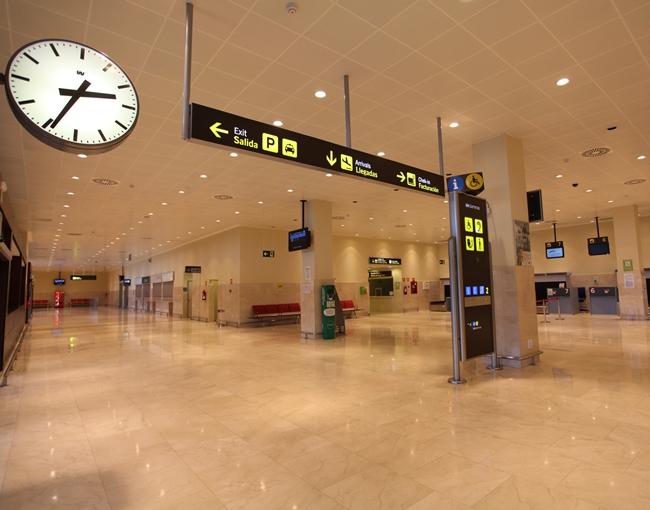 Nadie consigue que el Aeropuerto de Badajoz remonte