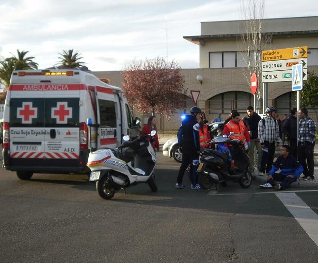 Un motorista es arrollado en la avenida Adolfo Díaz Ambrona
