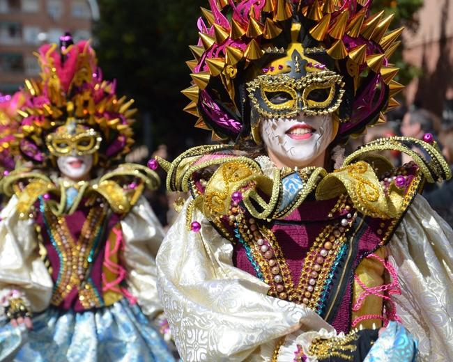 Las Monjas ganan el  Desfile de Comparsas del Carnaval de Badajoz 2015