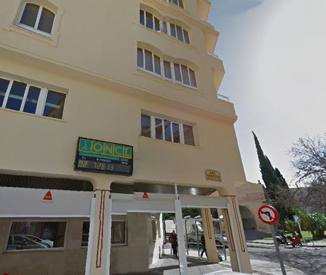 Tres murgas actuaron ayer en la sede de la ONCE en Badajoz