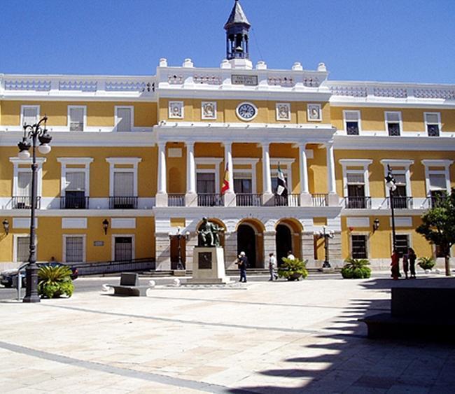 Publicados los admitidos a la bolsa de administrativos del Ayuntamiento