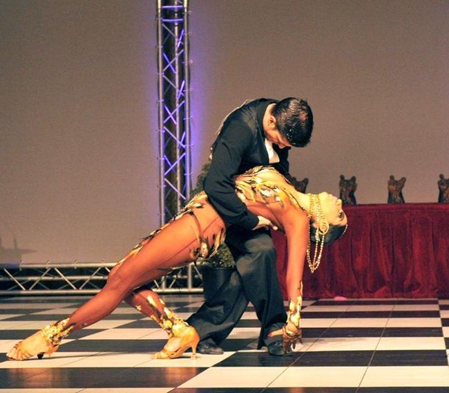 Una pareja pacense gana el Campeonato Internacional de Baile Retro