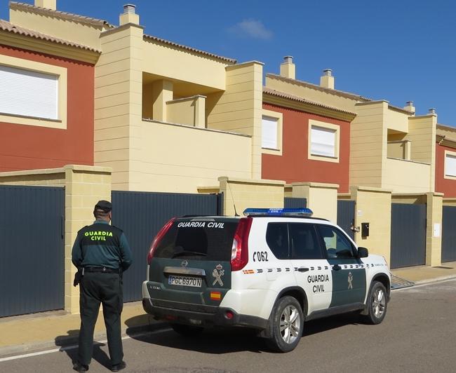 Roban tendido eléctrico de 12 viviendas de un residencial de Talavera la Real