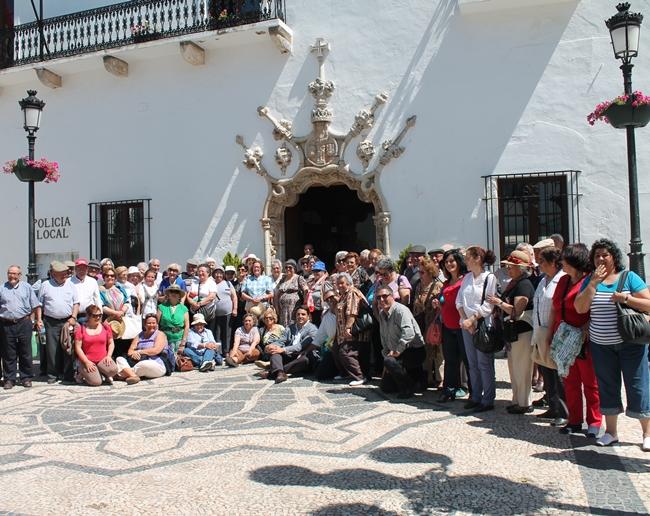 Mayores de Campo Maior visitan la localidad de Olivenza