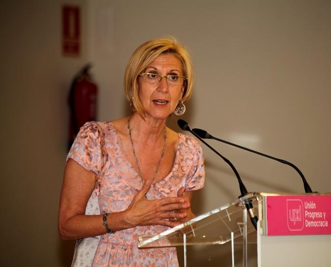 La líder de UPyD, Rosa Díez, ofrece una charla en Badajoz