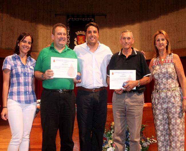 Donantes de Sangre de Badajoz concede el pin de platino a tres oliventinos