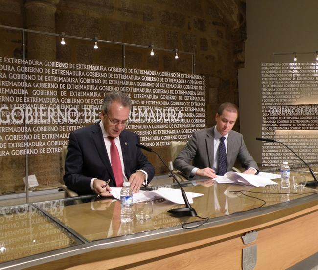 SEXPE y la UEx colaboran para la inserción laboral de estudiantes extremeños