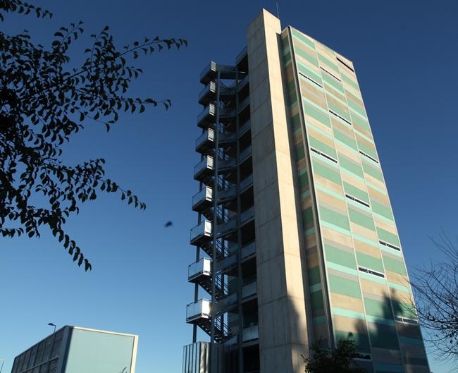 La torre de ensayo de ascensores de Badajoz a punto de entregarse