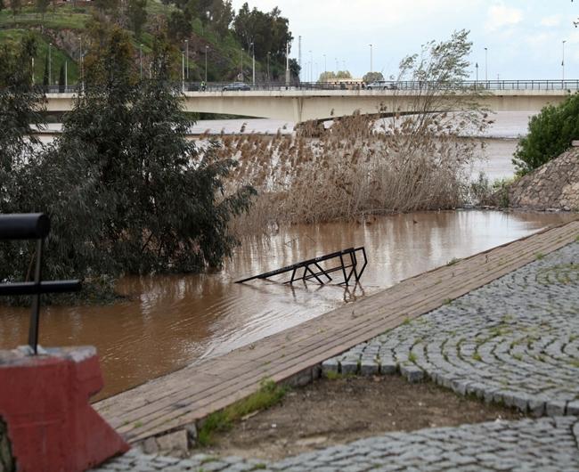 El PSOE pide recuperar el embarcadero del paseo fluvial tras las inundaciones de abril