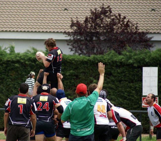 El Club Rugby Badajoz cae ante el líder Boadilla pese a jugar un buen encuentro