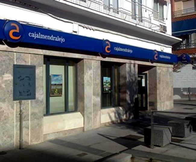 Cajalmendralejo se hace con 12 oficinas de Banco Caixa Geral en Extremadura