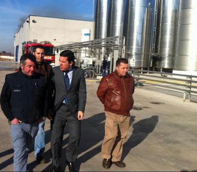 Dan por controlado el fuego en las Bodegas López Morenas