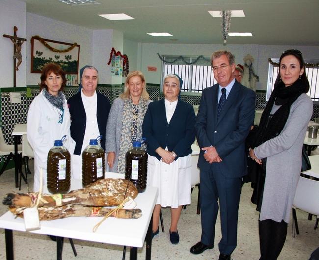 Cicytex entrega jamones, paletas y aceite a centros sociales de Badajoz
