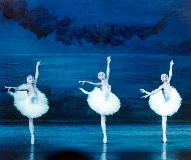 El ballet de Rusia representa “El Lago de los Cisnes” en Badajoz