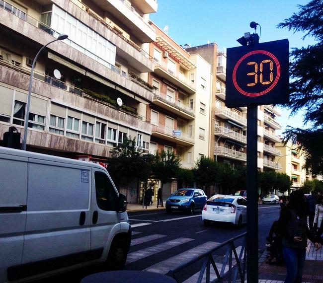 Paso de peatones inteligente en la avenida Villanueva de Badajoz