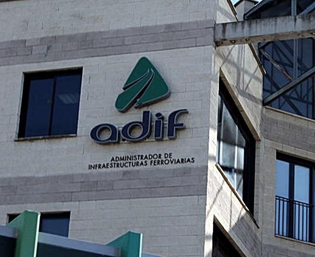 Adif licita el mantenimiento de 6 ascensores en varias estaciones extremeñas