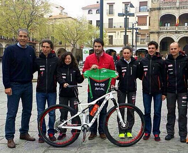 Presentado en Plasencia el Extremadura MTB Team