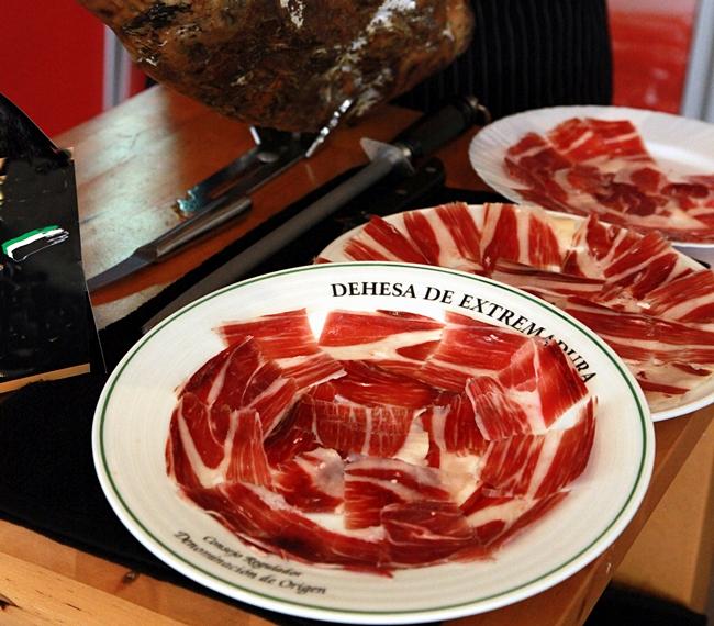 Fuentes de León celebra la tercera “Feria del Jamón Ibérico de Bellota”