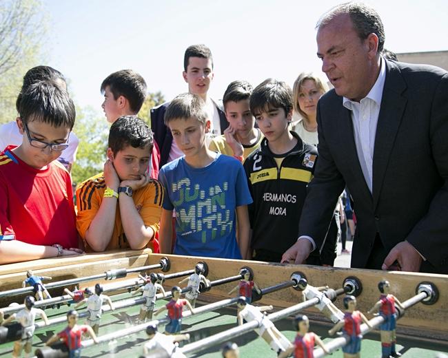 Monago visita la XI edición de Educavita en Villafranca de los Barros