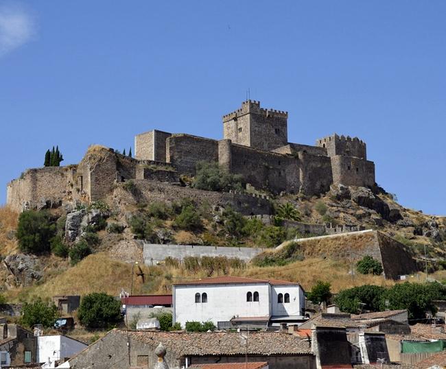 Activación de radioaficionados en el Castillo de Alburquerque