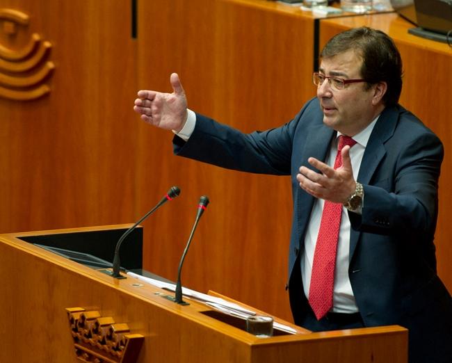 El PSOE presenta una moción de censura en Extremadura