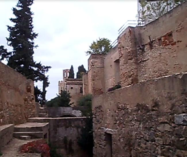 Se derrumba parte de la muralla de los Jardines de la Galera