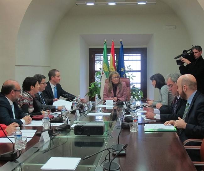 Junta y asociaciones del sector consensúan el Plan para autónomos extremeños