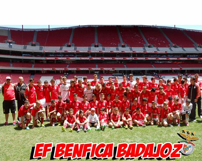 Torneo de fútbol entre políticos y exjugadores en la clausura de la Escuela Benfica Badajoz