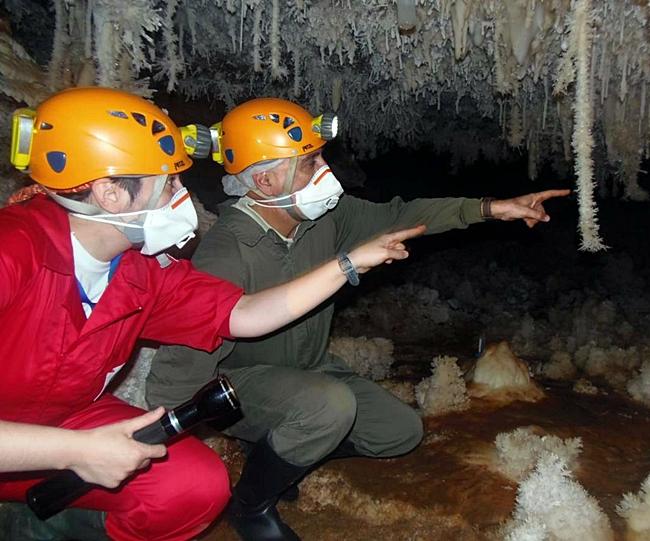 Reabre la Cueva de Castañar de Ibor tras seis años cerrada