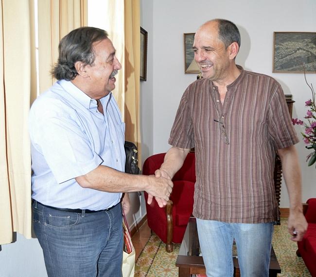 El expresidente de la Federación Española de Balonmano visita Alburquerque
