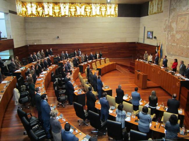 Principio de acuerdo para rebajar el umbral electoral extremeño del 5 al 3% 