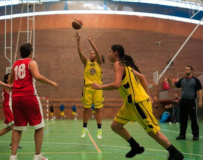 Café Barco Baloncesto Badajoz debe ganar en Cádiz para quedar primeras