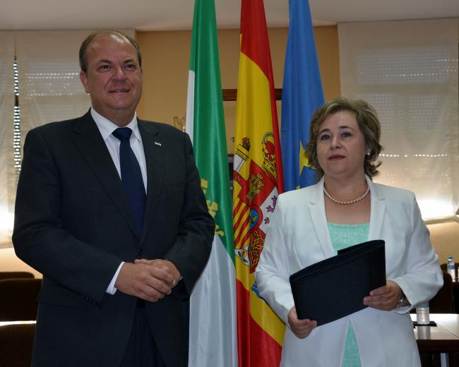 Monago recibe la Memoria Anual Económica del CES