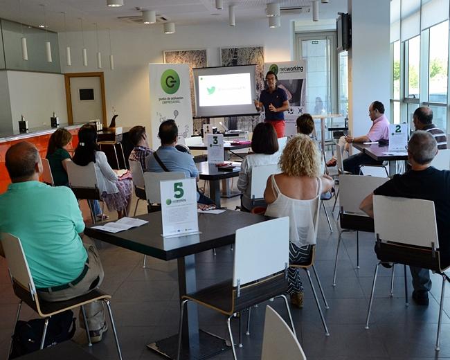 Sesión de networking en el PAE de Don Benito
